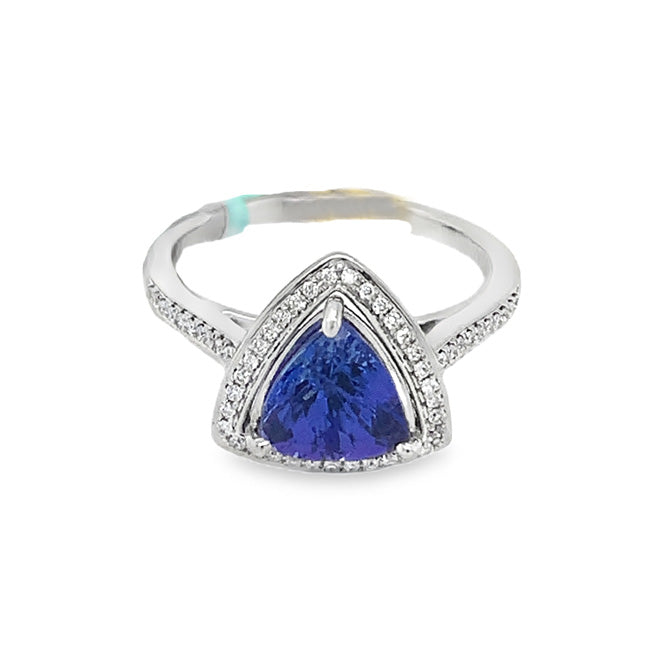 Dazzling Tanzanite and Diamond Ring