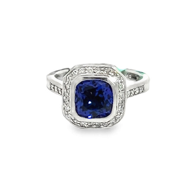 Beautiful Tanzanite & Diamond Ring